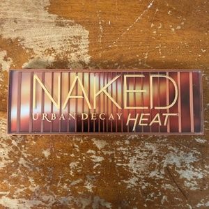 Naked Heat Eyeshadow Palette